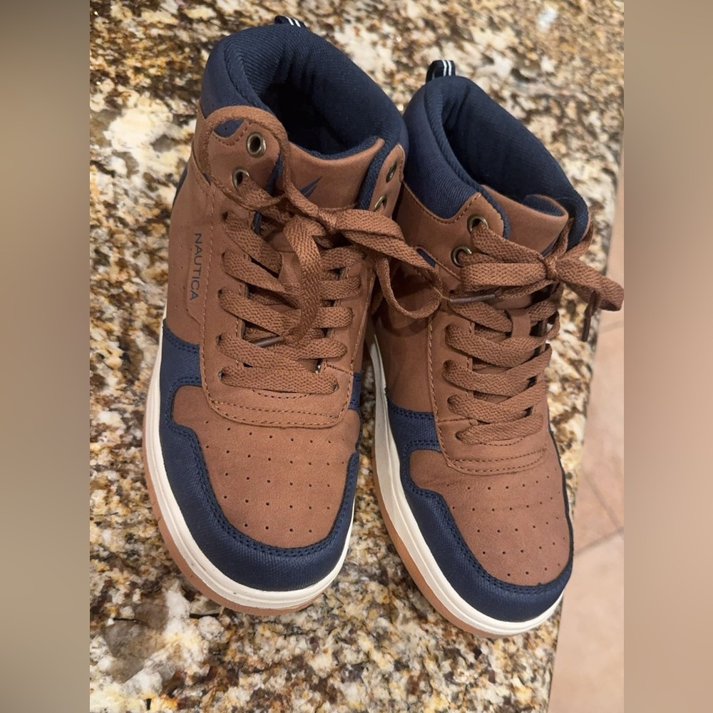 Boys boots Nautica